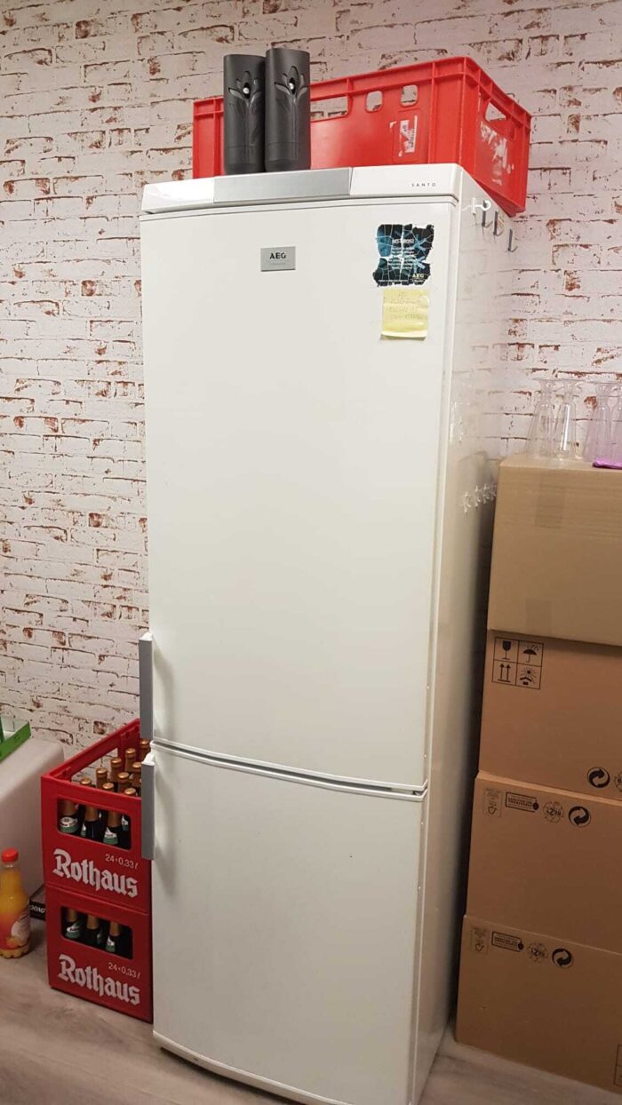 Kühlschrank 2 kaputt unten