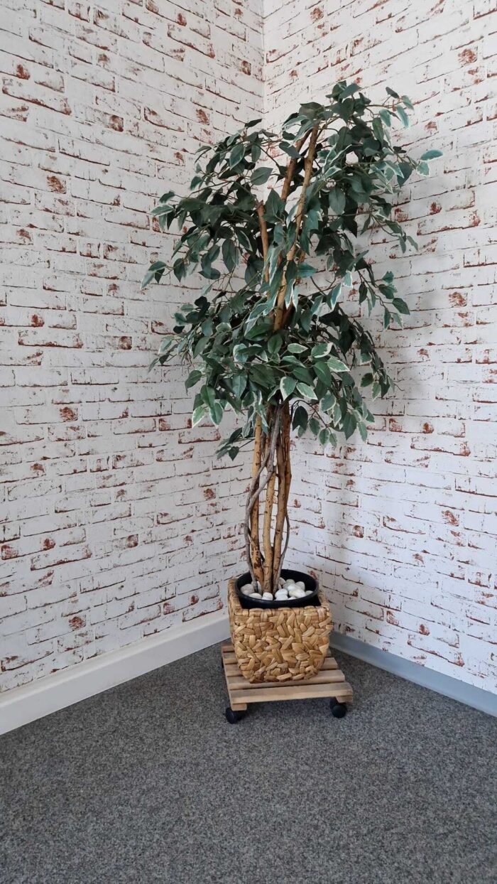 Plastik Baum